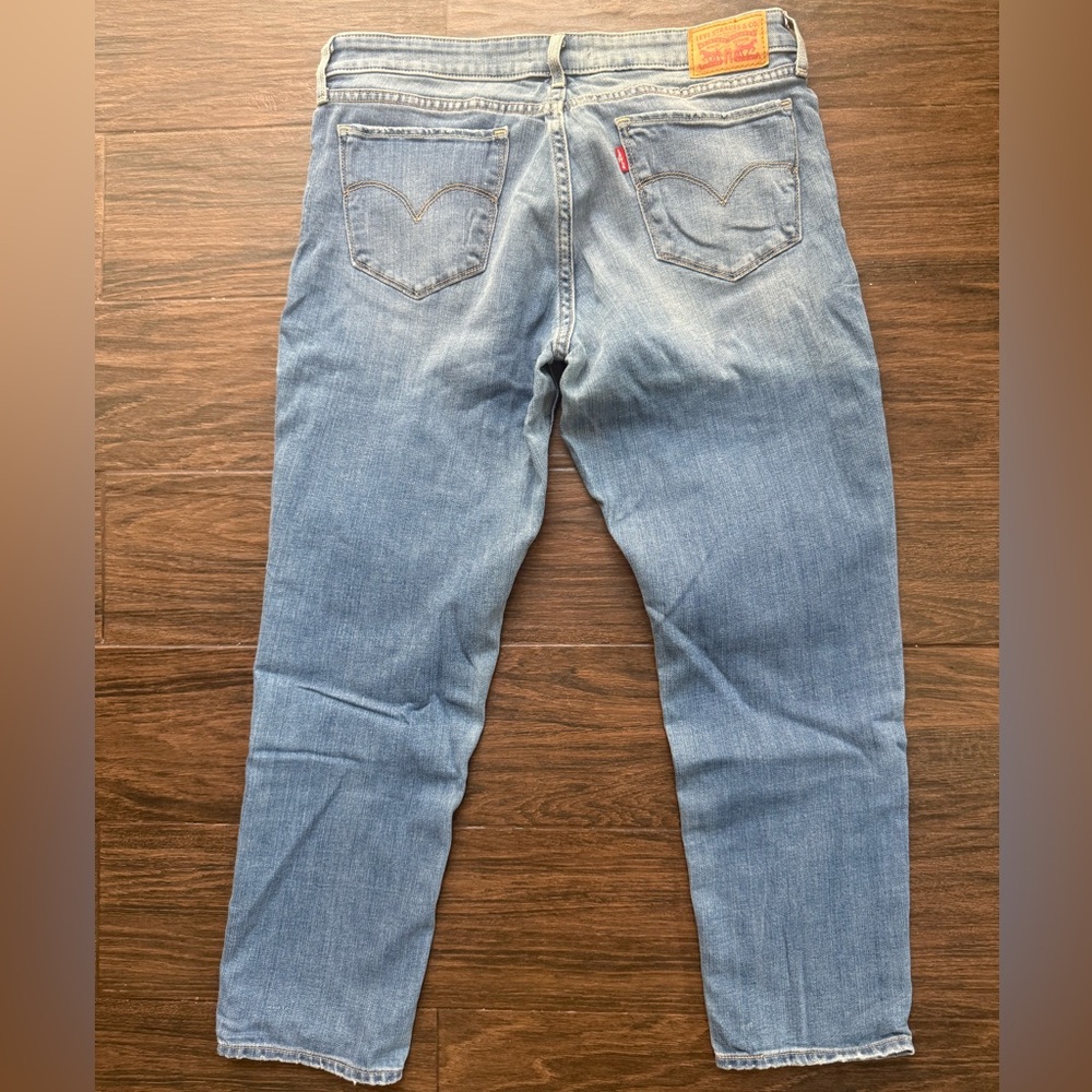 Gently Loved 🫧 Levi’s 711 Skinny Blue Jeans 👖
